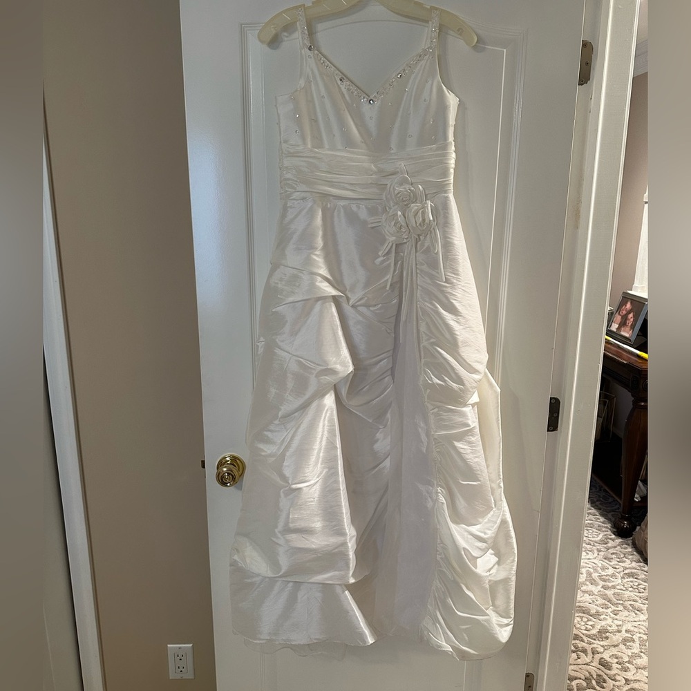 First Communion or Flower Girl Dress 
Perfect condition!